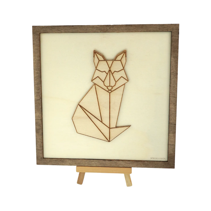 Tableau cadre personnalisable d’un renard en bois découpé et gravé vue de face avec chevalet Woodillusion