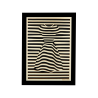 Tableau cadre personnalisable d’une silhouette en bois découpé et gravé vue de face avec cadre Woodillusion