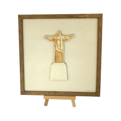 Tableau cadre personnalisable du Christ Rédempteur en bois découpé et gravé vue de face avec chevalet Woodillusion
