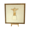 Tableau cadre personnalisable du Christ Rédempteur en bois découpé et gravé vue de face avec chevalet Woodillusion