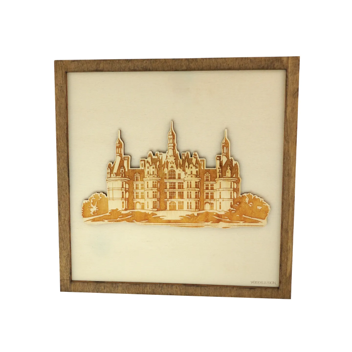 Tableau cadre personnalisable du Château de Chambord en bois découpé et gravé vue de face Woodillusion