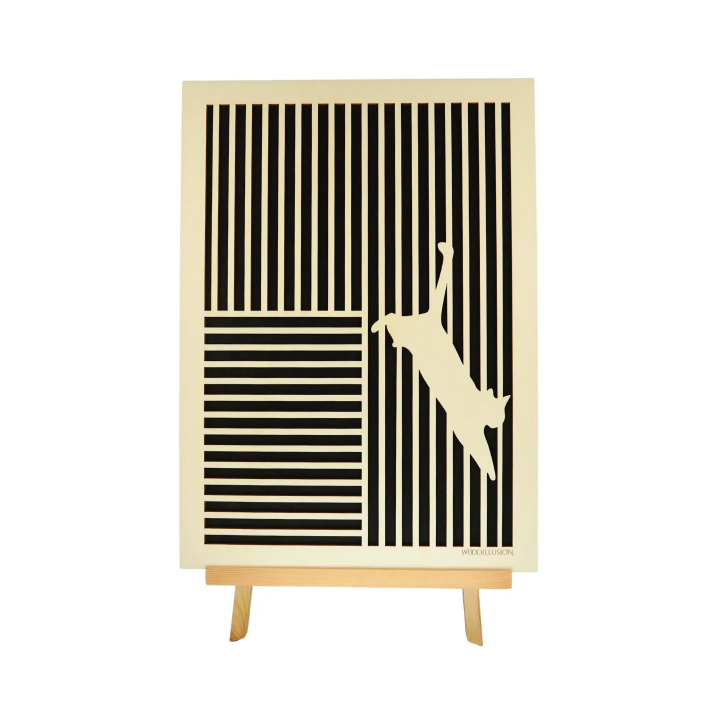 Tableau cadre personnalisable d’un chat en bois découpé et gravé vue de face avec chevalet Woodillusion