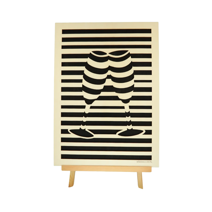 Tableau cadre personnalisable de coupes de champagne en bois découpé et gravé vue de face avec chevalet Woodillusion