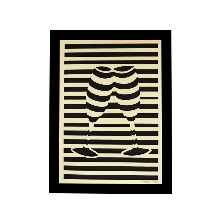 Tableau cadre personnalisable de coupes de champagne en bois découpé et gravé vue de face avec cadre Woodillusion