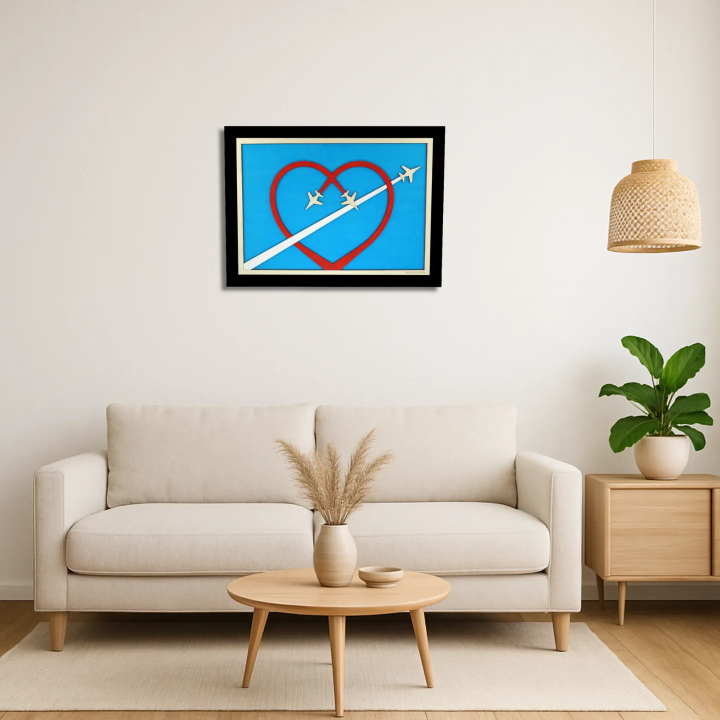 Vue d’un salon avec un tableau cadre personnalisable de voltige aérienne en bois découpé et gravé