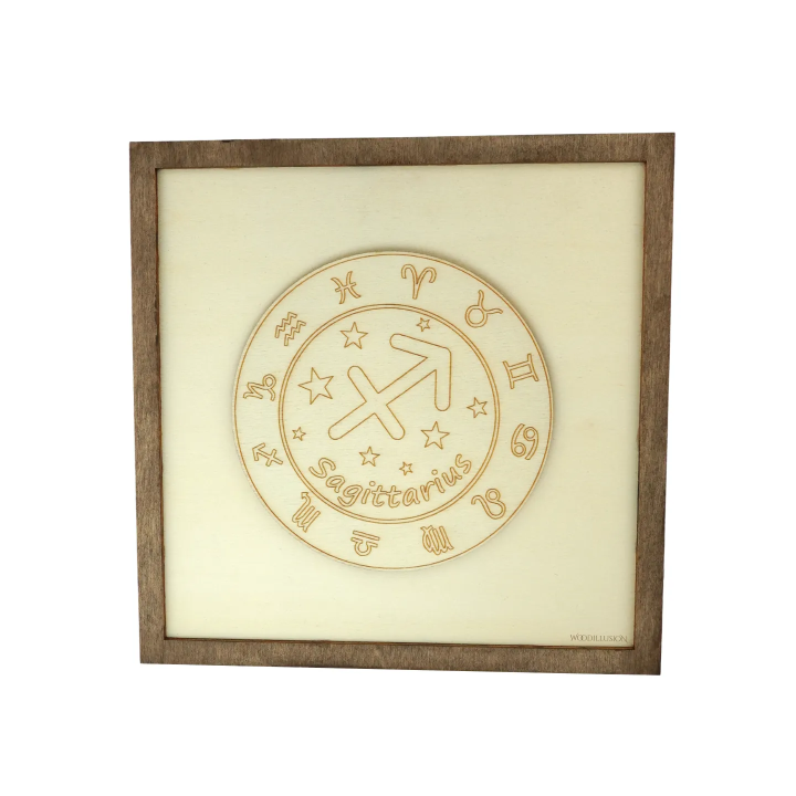 Tableau cadre personnalisable d’un sagittaire en bois découpé et gravé vue de face Woodillusion