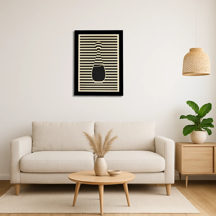 Vue d’un salon avec un tableau cadre personnalisable flacon en bois découpé et gravé