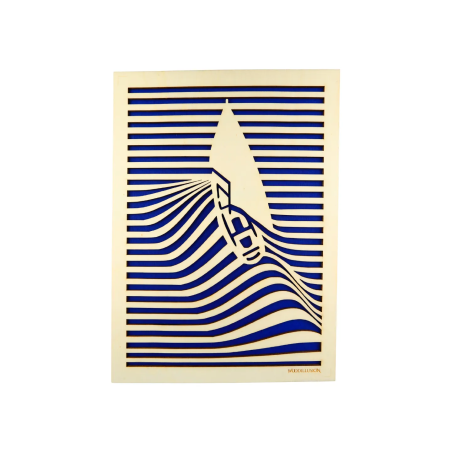 Tableau cadre personnalisable d’un voilier en bois découpé et gravé vue de face Woodillusion